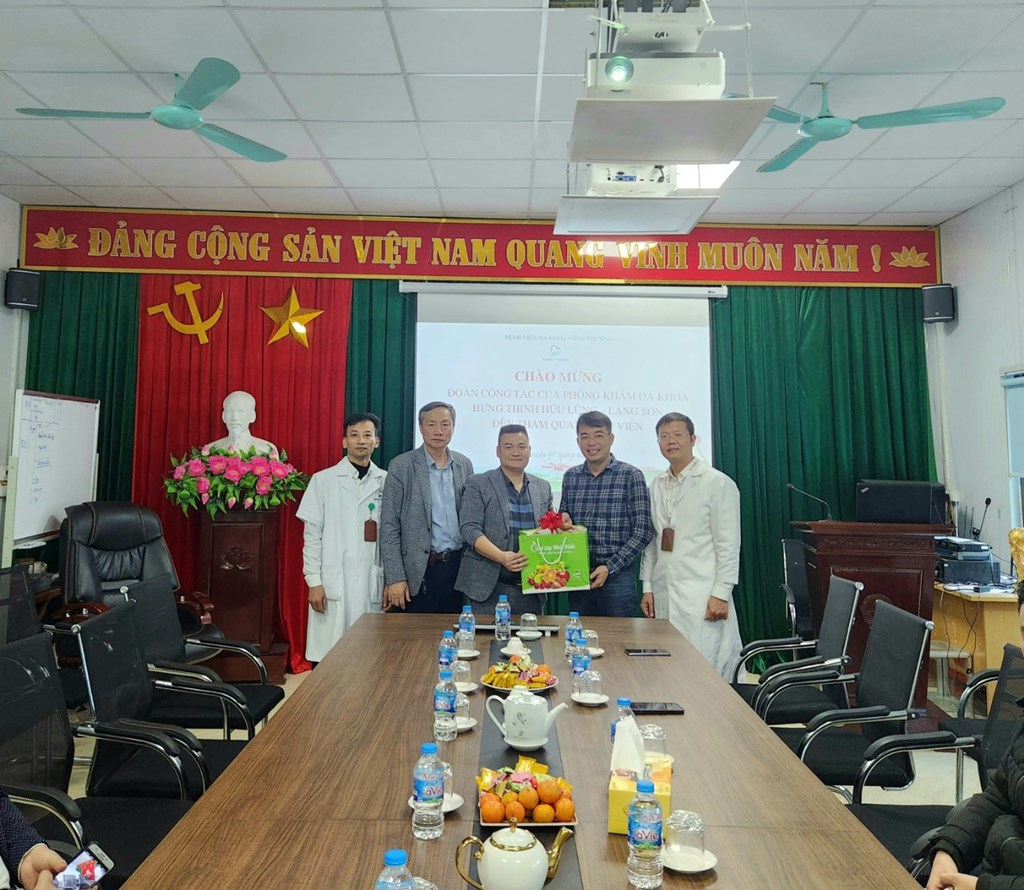 Chào mừng đoàn công tác Phòng khám đa khoa quốc tế Hưng Thịnh đến tham quan Bệnh viện