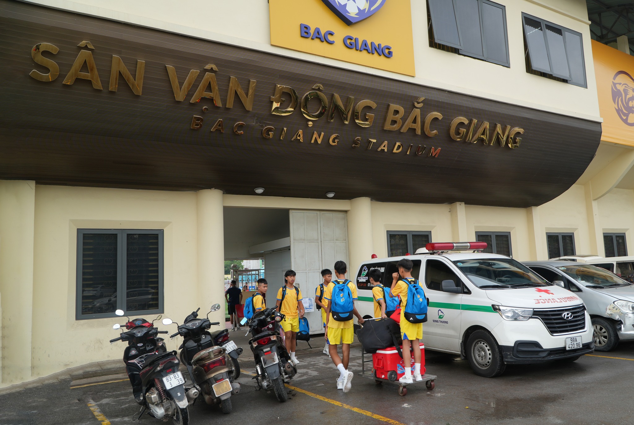 Bệnh viện Đa khoa Sông Thương đồng hành y tế xuyên suốt Giải bóng đá U13 T&T Cup 2025.